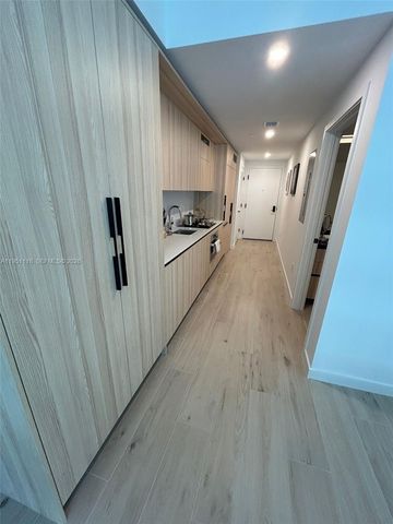 225 N MIAMI 2706, Miami, FL 33128