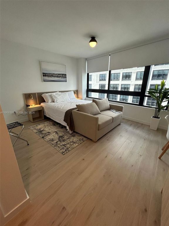 225 N MIAMI 2706, Miami, FL 33128