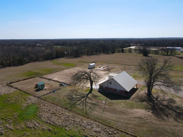 397 Rs County Road 4452, Point, TX 75472
