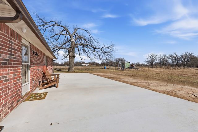 397 Rs County Road 4452, Point, TX 75472