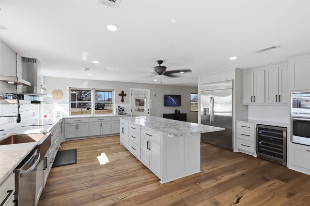 397 Rs County Road 4452, Point, TX 75472