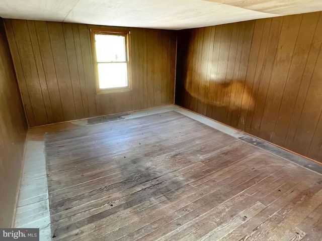 3607 CHESTNUT HILL RD, Harpers Ferry, WV 25425