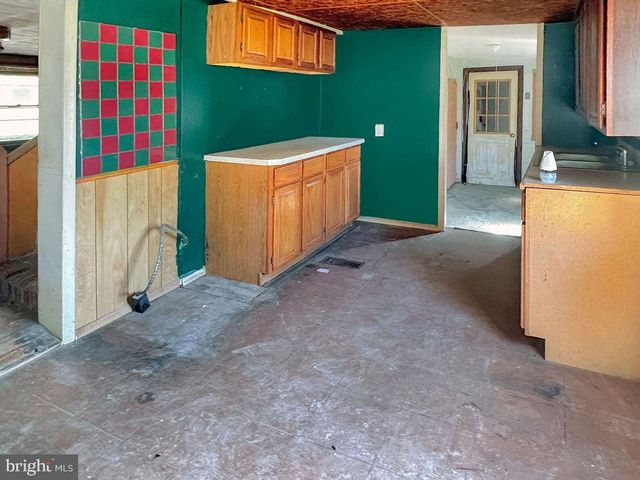 3607 CHESTNUT HILL RD, Harpers Ferry, WV 25425