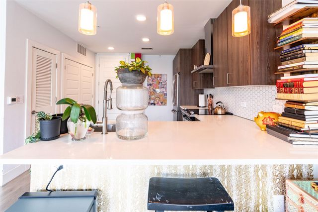 2213 Poquito ST 109, Austin, TX 78722