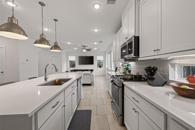 7803 Swooping Swallow Lane, Katy, TX 77493