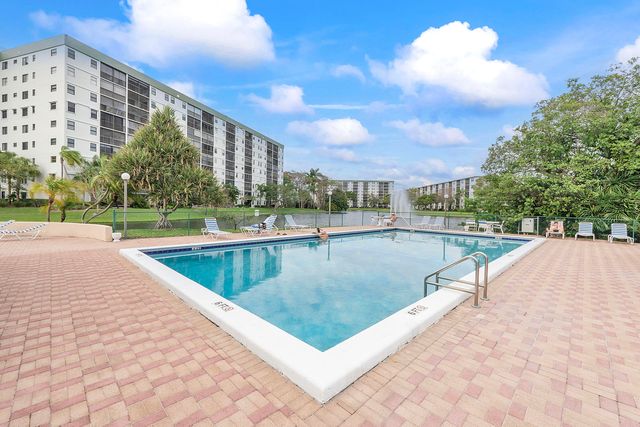 2236 N Cypress Bend Drive, Pompano Beach, FL 33069