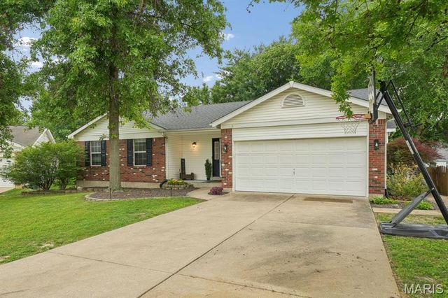 207 Flynn Court, St Peters, MO 63376