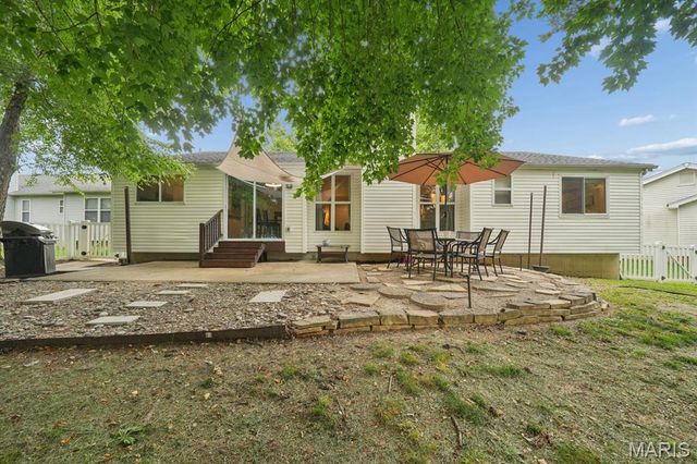 207 Flynn Court, St Peters, MO 63376
