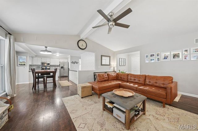 207 Flynn Court, St Peters, MO 63376