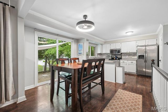 207 Flynn Court, St Peters, MO 63376