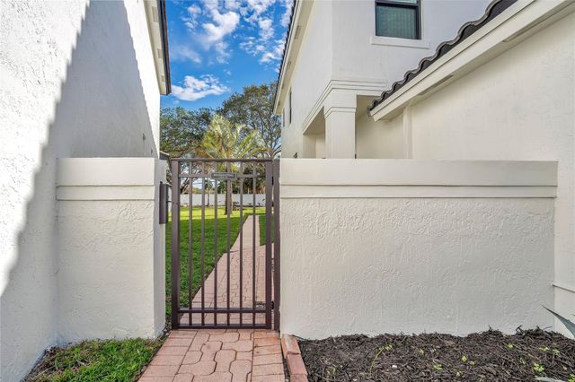 6992 SW 148th Lane, Davie, FL 33331