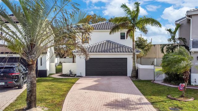 6992 SW 148th Lane, Davie, FL 33331