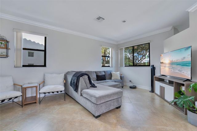 6992 SW 148th Lane, Davie, FL 33331