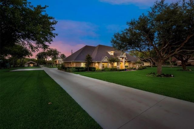 51 Stage Coach Road, Fort Worth, TX 76244