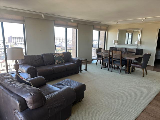 1122 Colorado ST 1902, Austin, TX 78701