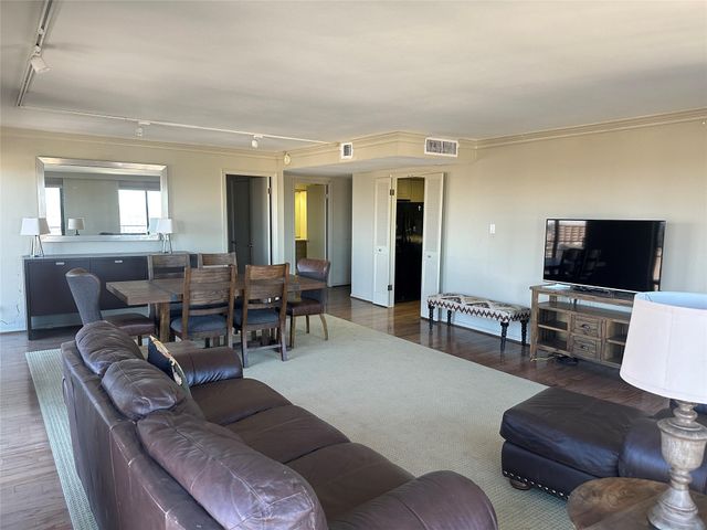 1122 Colorado ST 1902, Austin, TX 78701