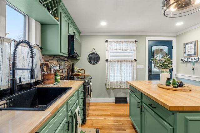 63 Tampa Street, Nashua, NH 03064