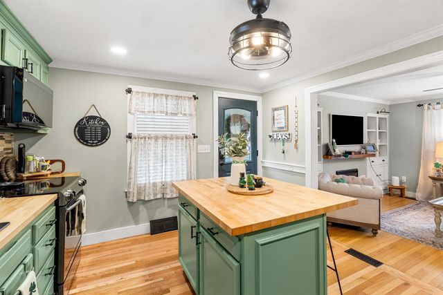 63 Tampa Street, Nashua, NH 03064