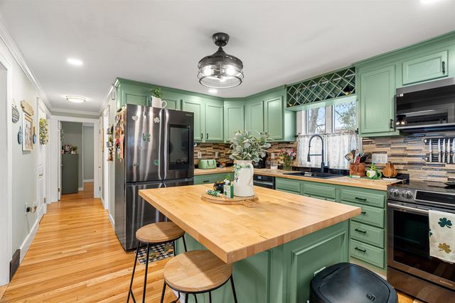 63 Tampa Street, Nashua, NH 03064