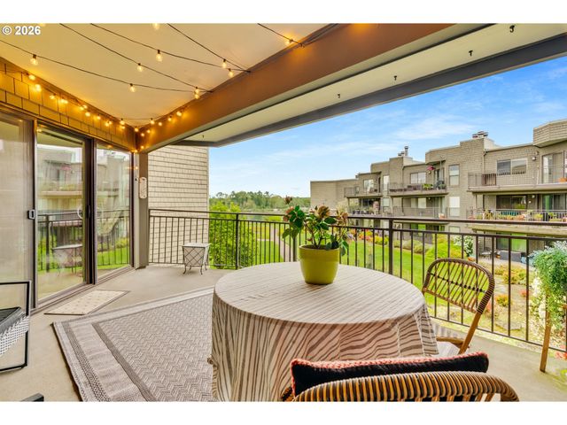 5624 S RIVERSIDE Ln 8, Portland, OR 97239