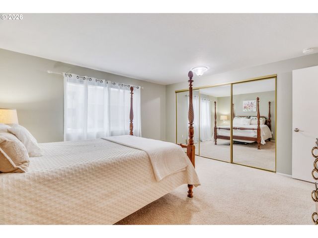 5624 S RIVERSIDE Ln 8, Portland, OR 97239
