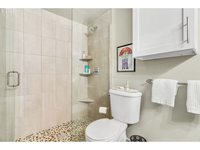 5624 S RIVERSIDE Ln 8, Portland, OR 97239