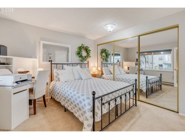 5624 S RIVERSIDE Ln 8, Portland, OR 97239