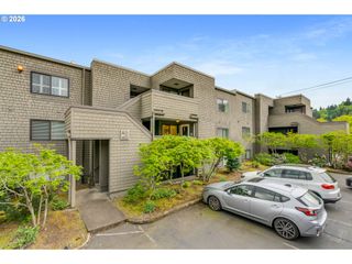5624 S RIVERSIDE Ln 8, Portland, OR 97239
