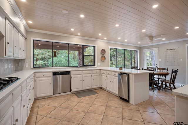 807 Fox Cove St, Tyler, TX 75703