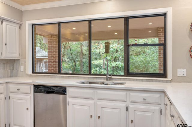 807 Fox Cove St, Tyler, TX 75703