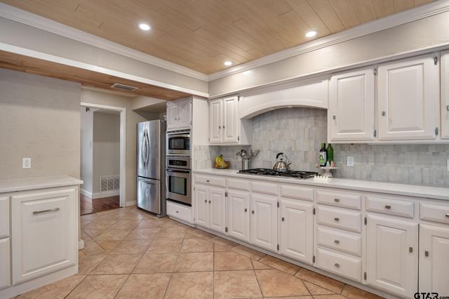 807 Fox Cove St, Tyler, TX 75703