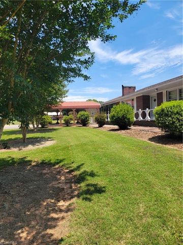 250 Hilltop Acres Street, North Wilkesboro, NC 28659