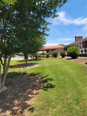 250 Hilltop Acres Street, North Wilkesboro, NC 28659