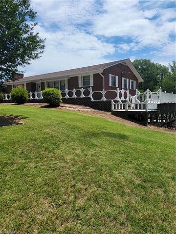 250 Hilltop Acres Street, North Wilkesboro, NC 28659