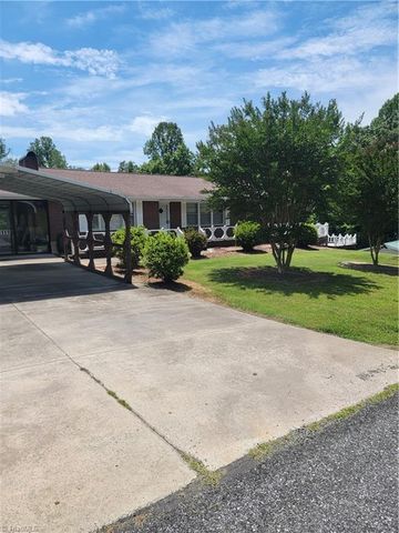 250 Hilltop Acres Street, North Wilkesboro, NC 28659