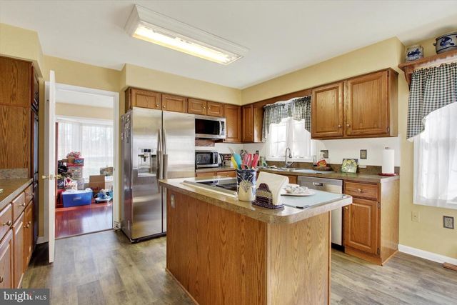 78 TWIN LAKES DR, Gettysburg, PA 17325