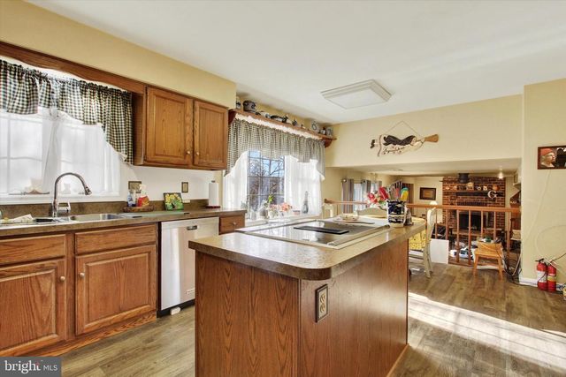 78 TWIN LAKES DR, Gettysburg, PA 17325