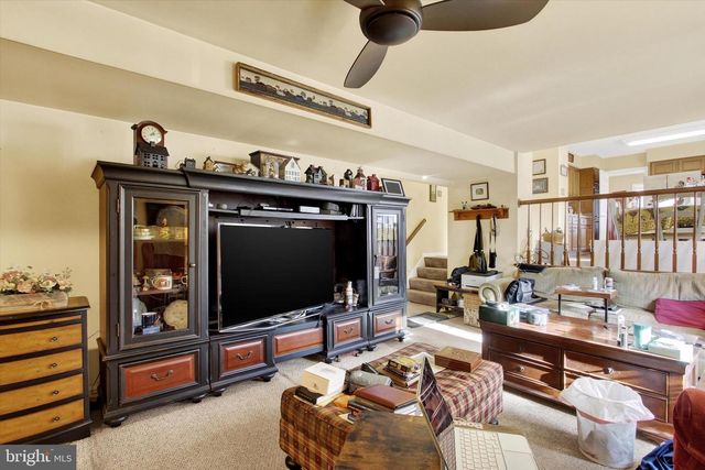 78 TWIN LAKES DR, Gettysburg, PA 17325