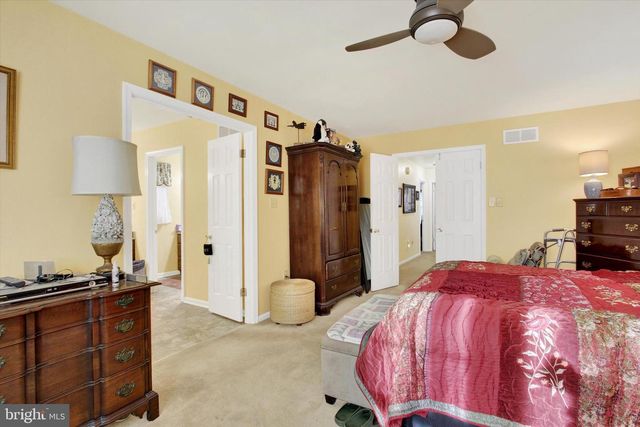 78 TWIN LAKES DR, Gettysburg, PA 17325