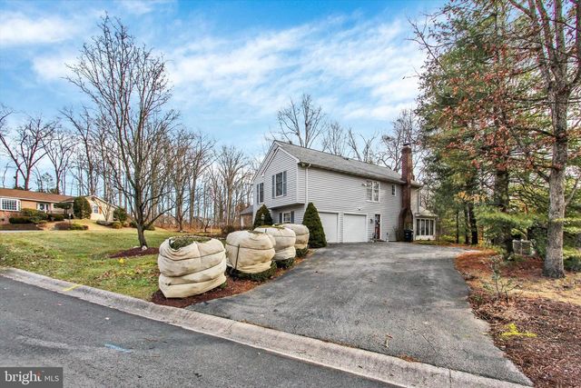 78 TWIN LAKES DR, Gettysburg, PA 17325