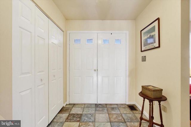 78 TWIN LAKES DR, Gettysburg, PA 17325