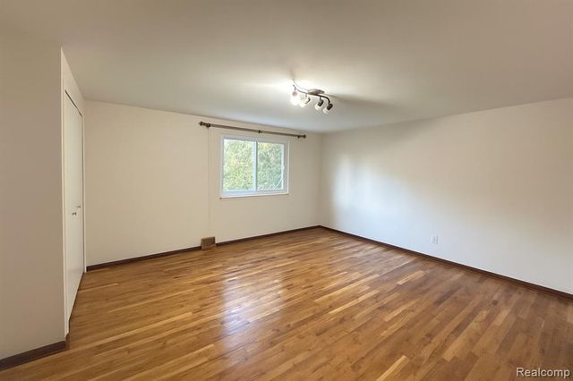 3674 Forge Drive, Troy, MI 48083