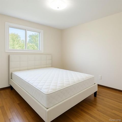 3674 Forge Drive, Troy, MI 48083