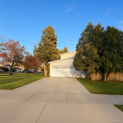 3674 Forge Drive, Troy, MI 48083