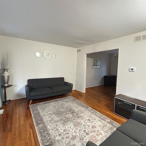 3674 Forge Drive, Troy, MI 48083