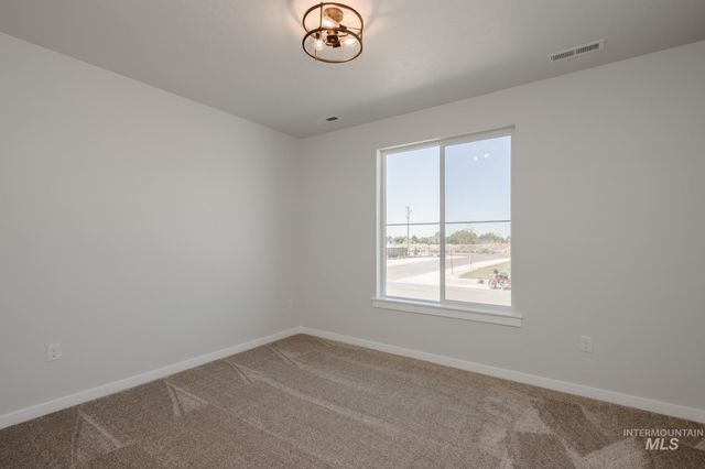 8214 E Cool River Loop, Nampa, ID 83687