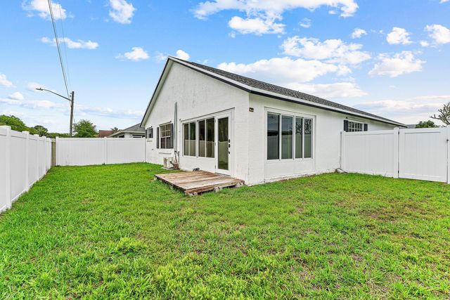 125 Raintree Trail, Jupiter, FL 33458