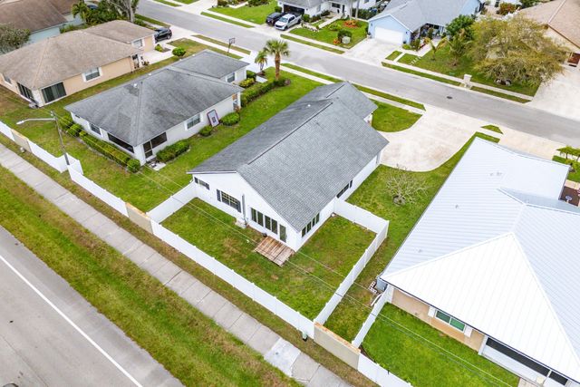 125 Raintree Trail, Jupiter, FL 33458