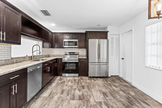 125 Raintree Trail, Jupiter, FL 33458