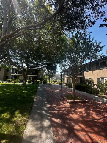 660 S Glassell 88, Orange, CA 92866